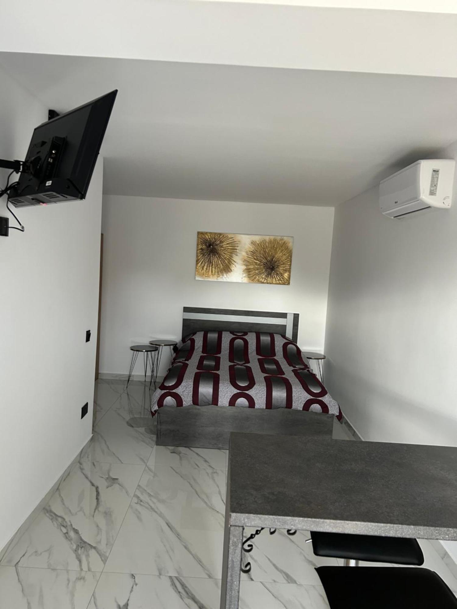 Maria'S Studio Paphos Bagian luar foto